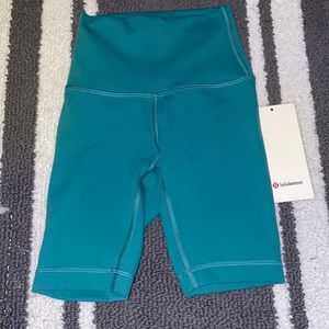 Lululemon Wunder Train 8” inseam Size 0 shorts, the color is a Teal Lagoon!